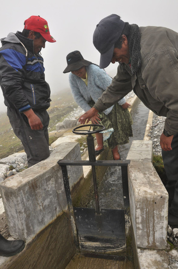 Wasserverteilung für die Kleinbauern, Tarija, Bolivien Foto: GIZ