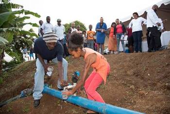 Grenada. The water from the new rainwater harvesting plant in Blaize is fit for drinking. © GIZ 