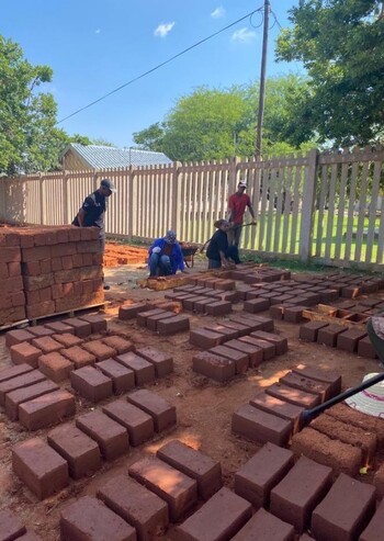 A new local trading square is being created using sustainable construction materials in Kimberley, South Africa, as part of the Cities Challenge 2.0. © GIZ/South Africa