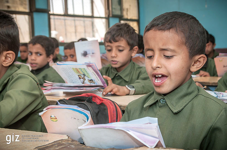 A boys’ class reading GIZ/Fadhl Al-Amdi