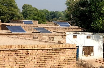 Solar Panels on a roof.Copyright: GIZ / REEE-II
