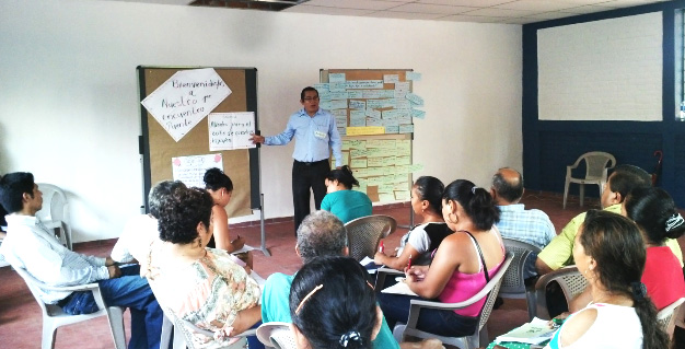 PREVENIR: Youth violence prevention in Central America. Training for teachers on Miles de Manos, the school violence prevention approach. © GIZ