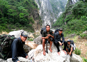 Laos. Patrolling in the Protected Area. © GIZ