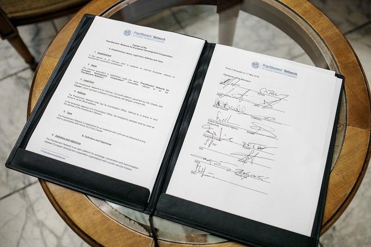 Vertrag der unterschrieben wurde