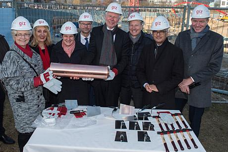 Dorothee Fiedler, Cornelia Richter, Tanja Gönner, Franz-Josef Lersch-Mense, Hans-Joachim Preuß, Christoph Beier, Ashok-Alexander Sridharan, Albert ten Brinke. © GIZ