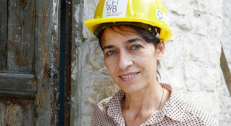 Die Albanerin Majlinda Çuka qualifiziert sich als Stukkateurin in Berat. Die GIZ unterstützt im Auftrag des Landes Hessen diese Ausbildungsinitiative in dem Balkanstaat.