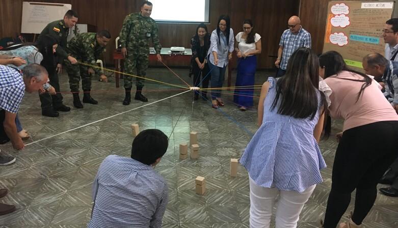Actores estatales y no estatales trabajando en equipo