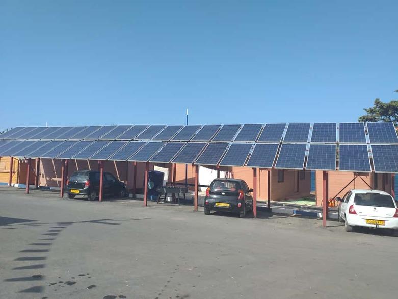 Solarstromanlage auf dem Dach eines Hauses