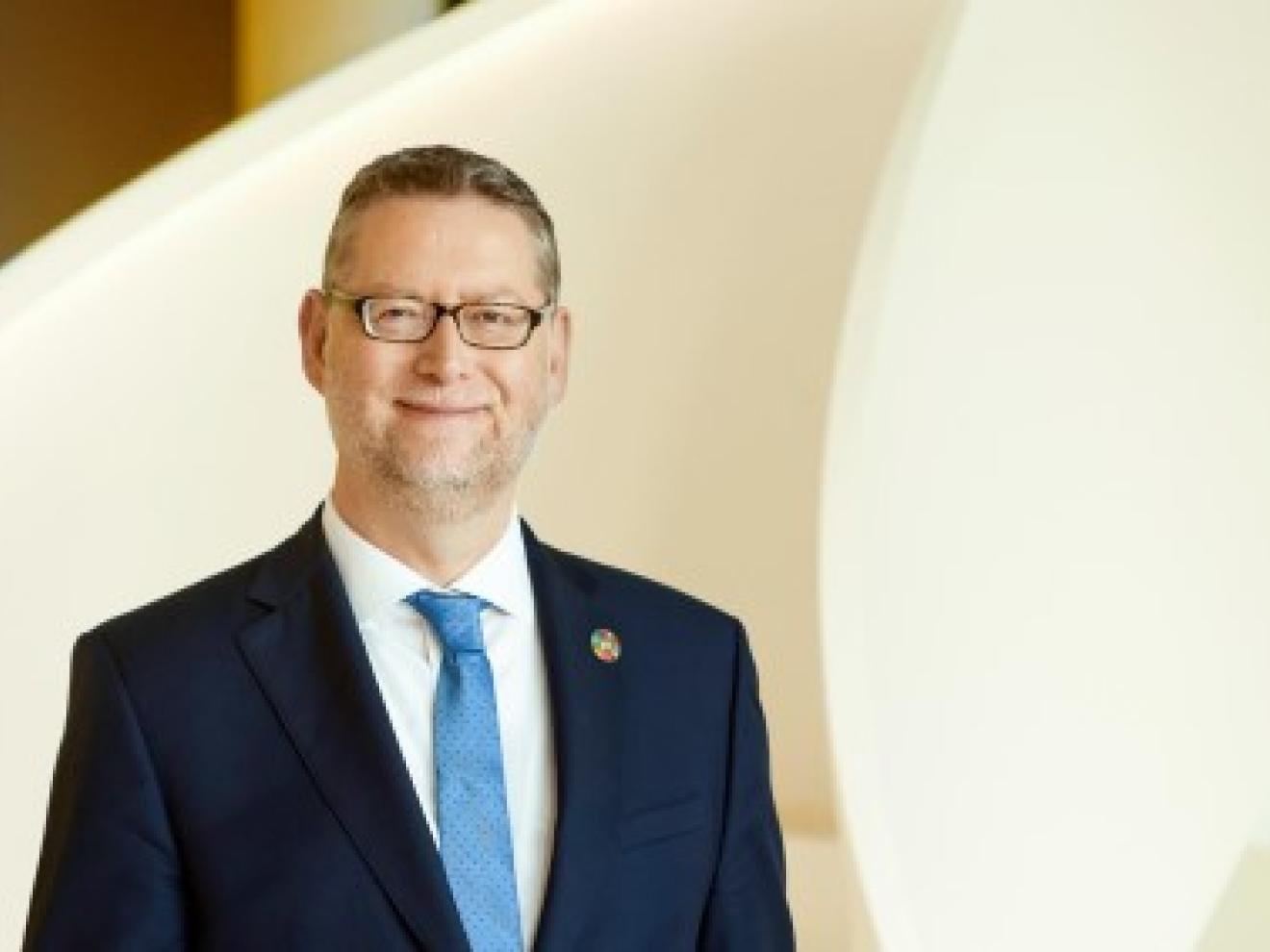 Portraitbild von Thorsten Schäfer-Gümbel