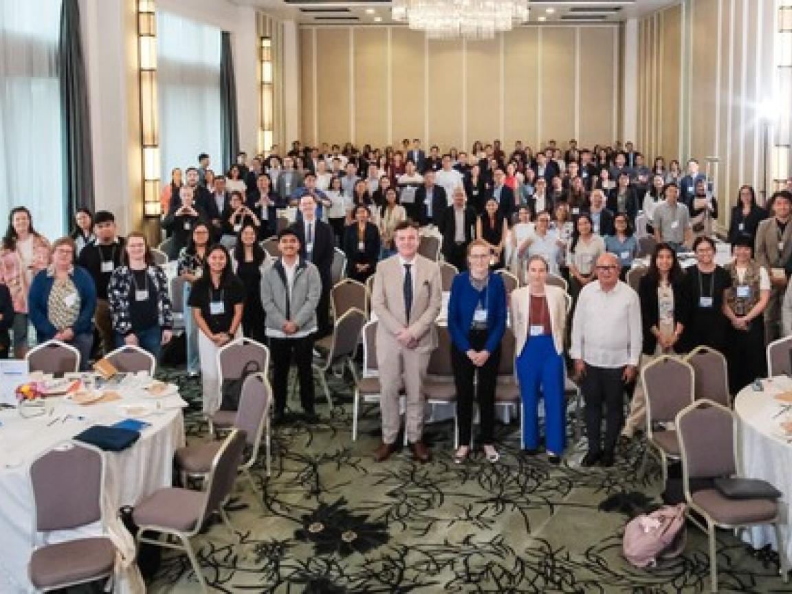 Gruppenbild der Vertreter der Convention on Biological Diversity (CBD) COP16 und des United Nations Framework Convention on Climate Change (UNFCCC).