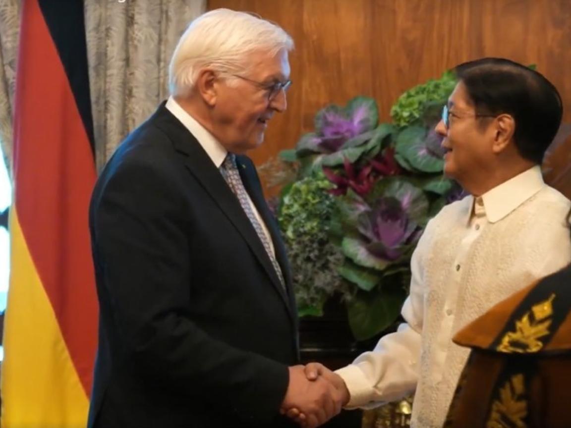 Pres handshake