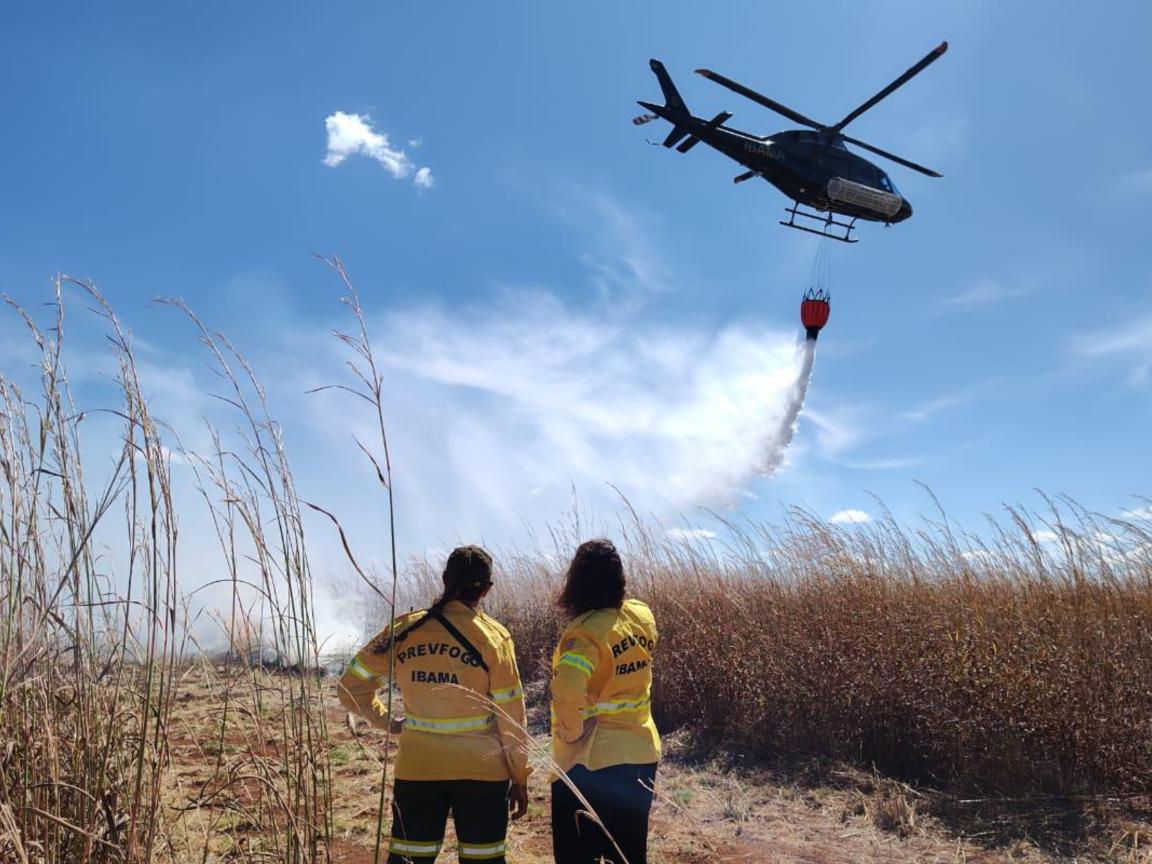 Combate a incêndios florestais