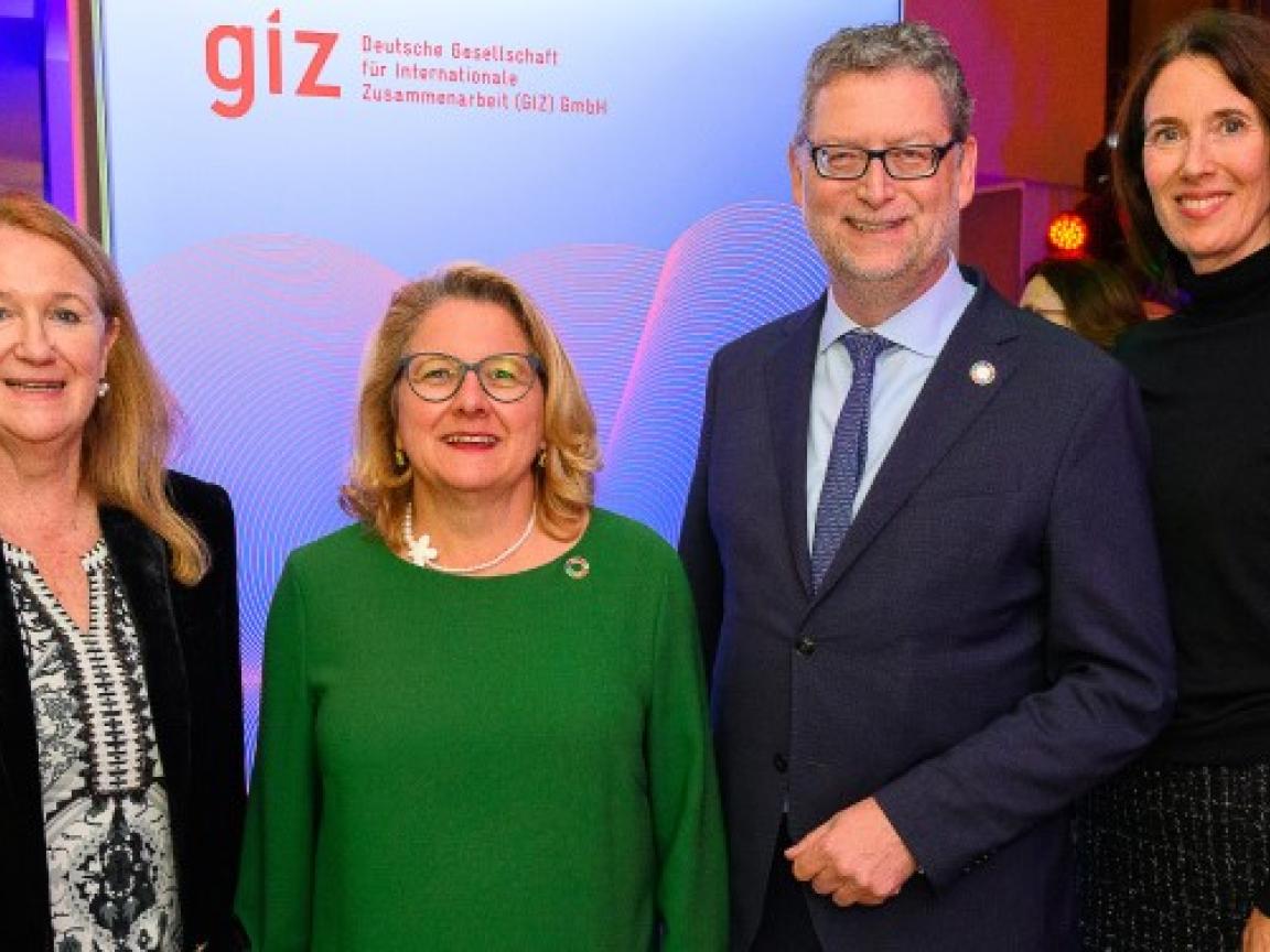 Entwicklungsministerin Schulze, GIZ-Vorstandsmitglieder Hoven, Schäfer-Gümbel, Herken.