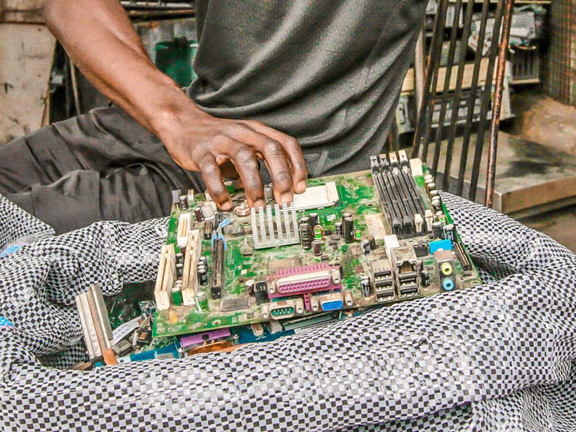 Elektroschrott wird sortiert