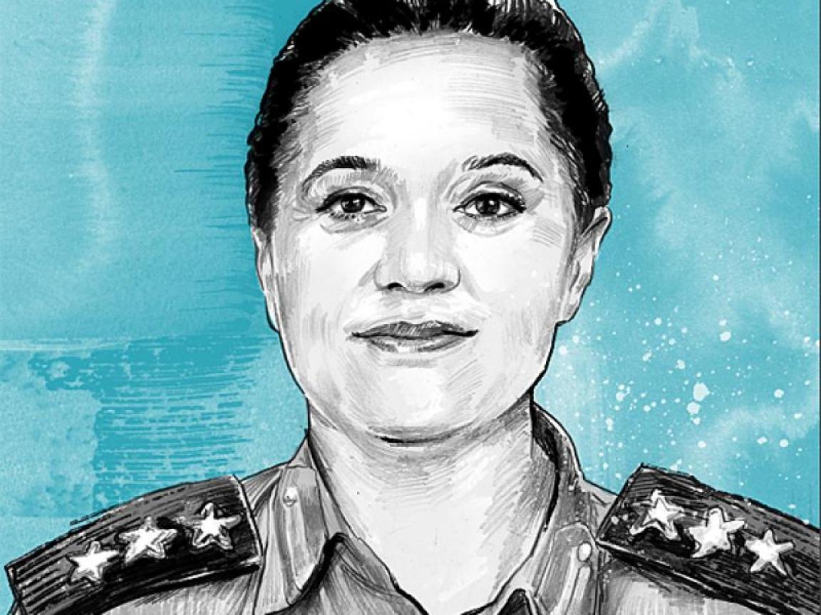 Ein schwarz-weißes Porträt einer Frau 