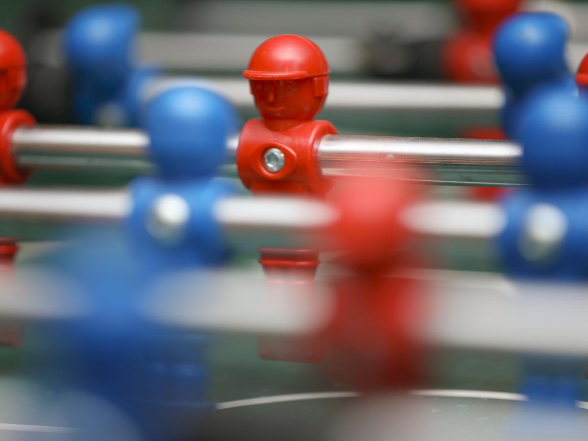 Nahaufnahme von einem Tischkicker-Spieler