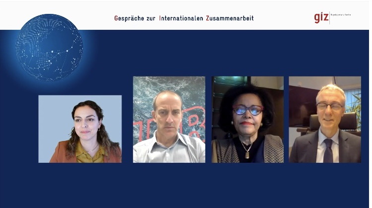 Bilder von vier Personen