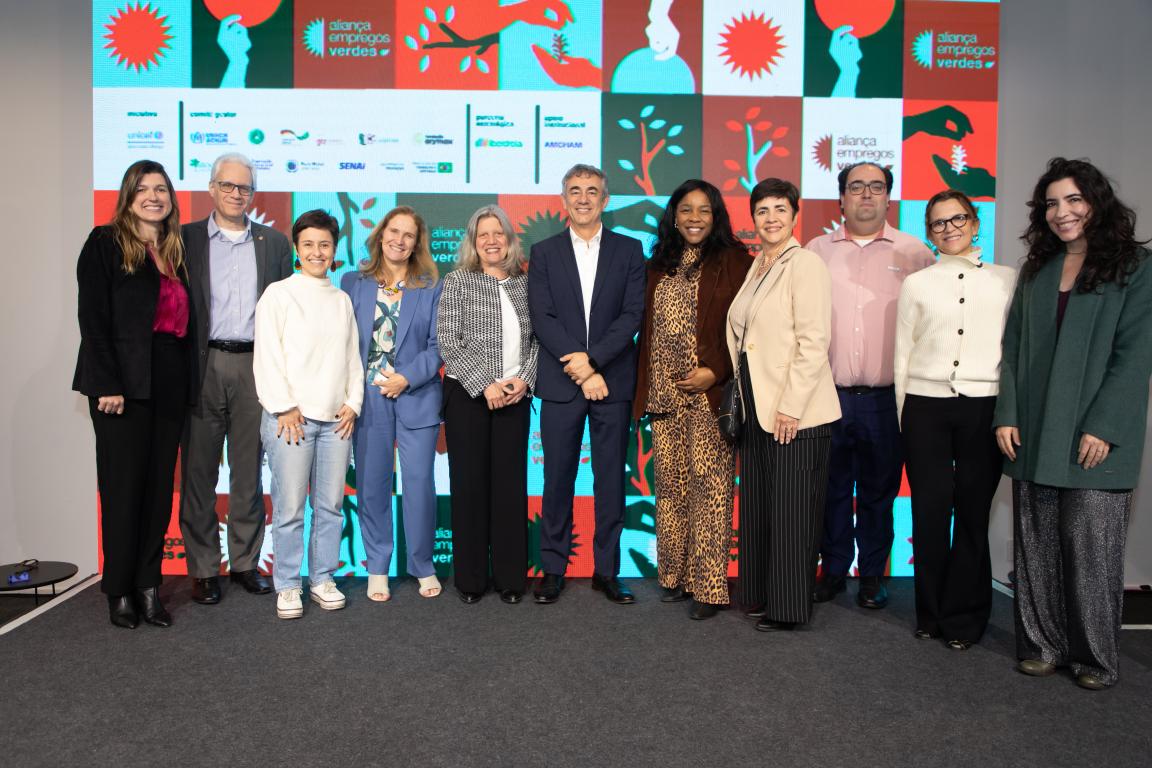 Foto de participantes do lançamento da Aliança Empregos Verdes