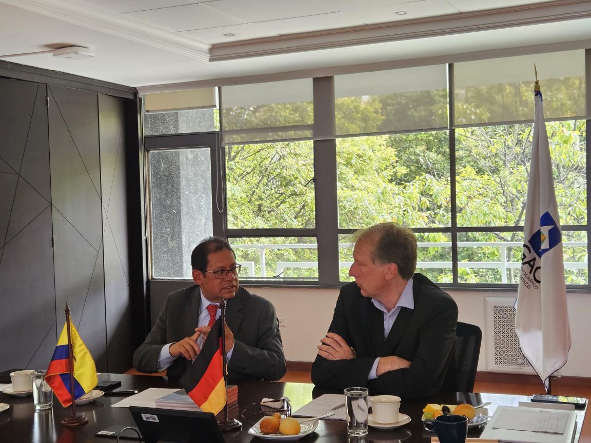 Director del IGAC y Director de GIZ Colombia durante un encuentro