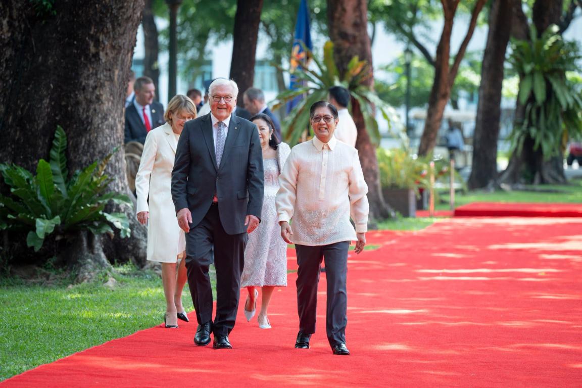 Pres walking 