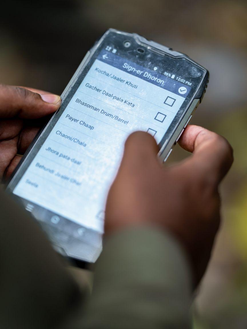 Smartphone mit der App "SMART" zur Protokollierung