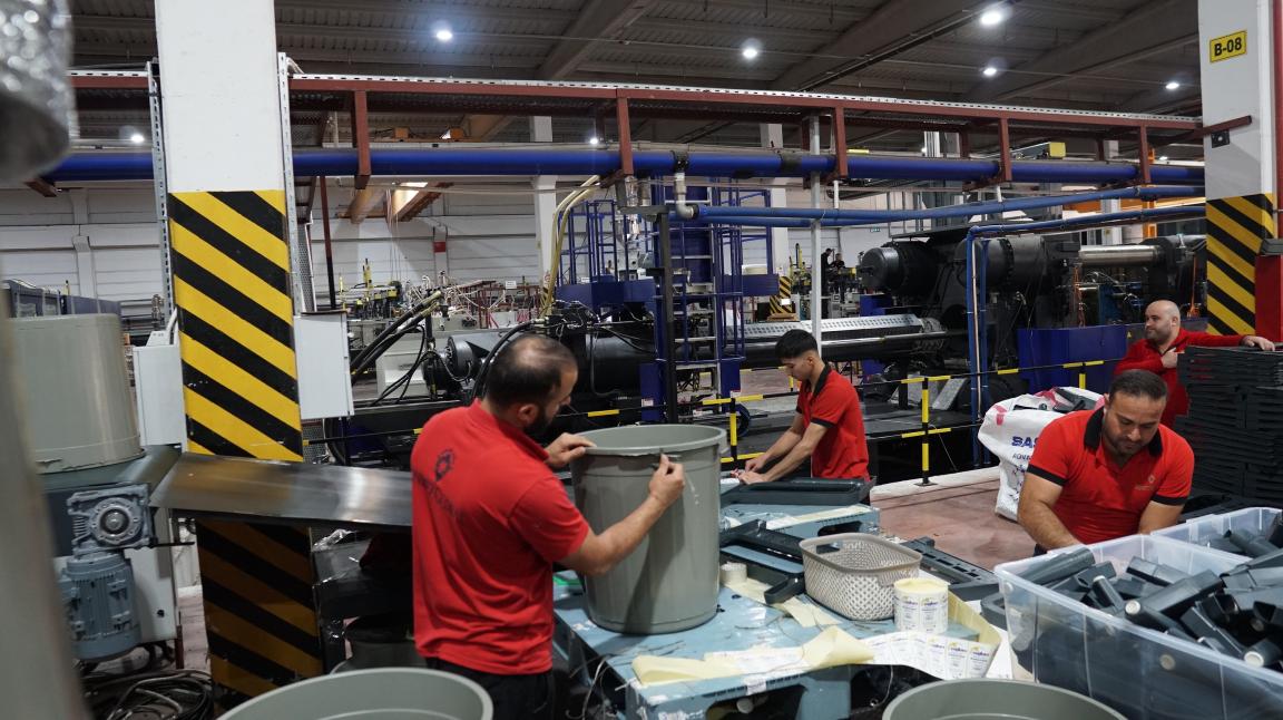 Das türkische Unternehmen Sönmez Global stellt Haushaltswaren aus recyceltem Plastik her. 