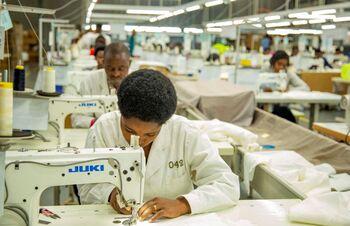 Textile workers in the Rwandan company Pink Mango Asantii.