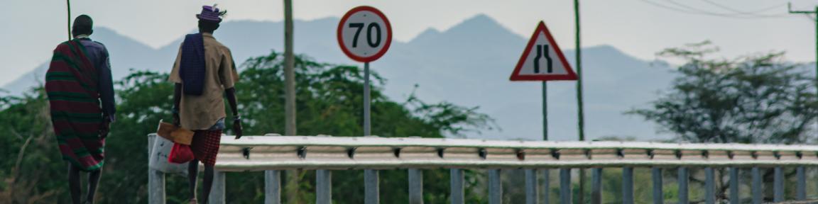 Gruppenfoto des Fußballteams "Sports for Peace" (Sport für Frieden).