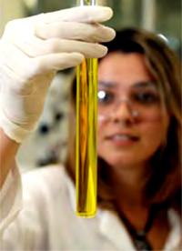 Acceso y Participación en los Beneficios (ABS). La búsqueda de sustancias activas vegetales juega un rol importante en la industria farmacéutica. © GIZ