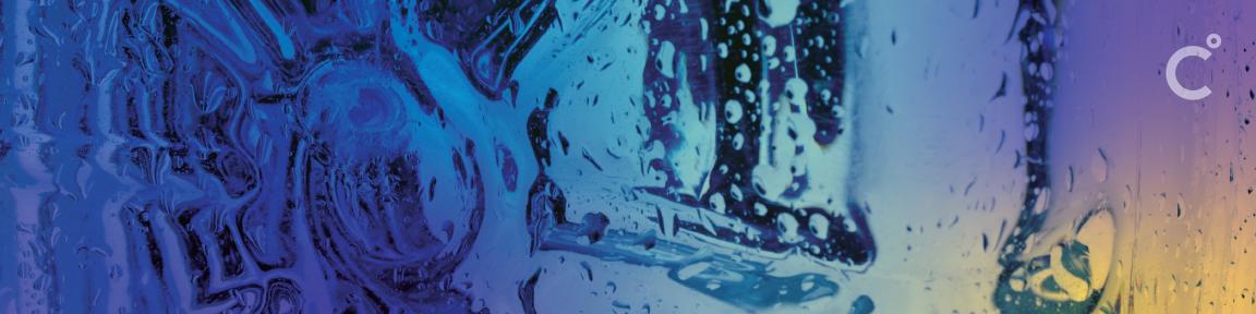 Wassertropfens auf einem Fenster.