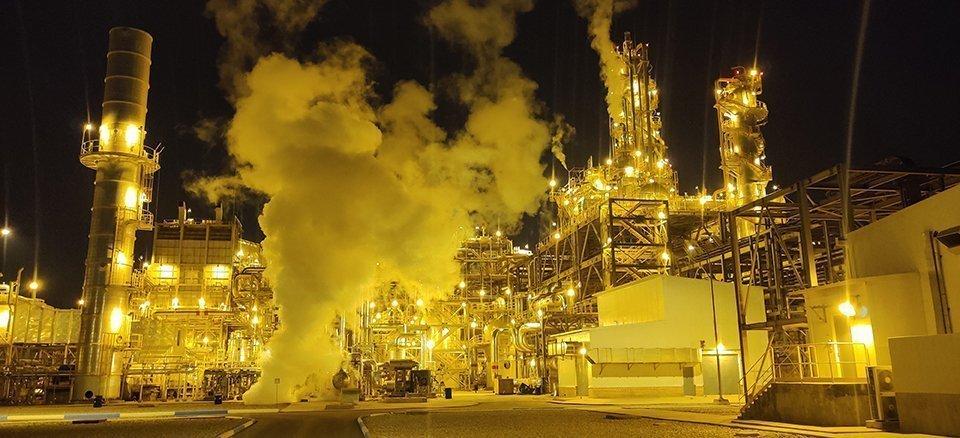 Partneranlage der NACAG in Usbekistan – JSC Navoiazot bei Nacht.