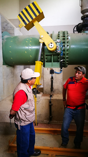 Wasserkraftanlage mit Abzweigung für Bewässerung der umliegenden Felder, Staudamm San Jacinto, Tarija, Bolivien Foto: GIZ