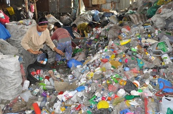 Plastik-Recycling in Iloilo City (Philippinen)