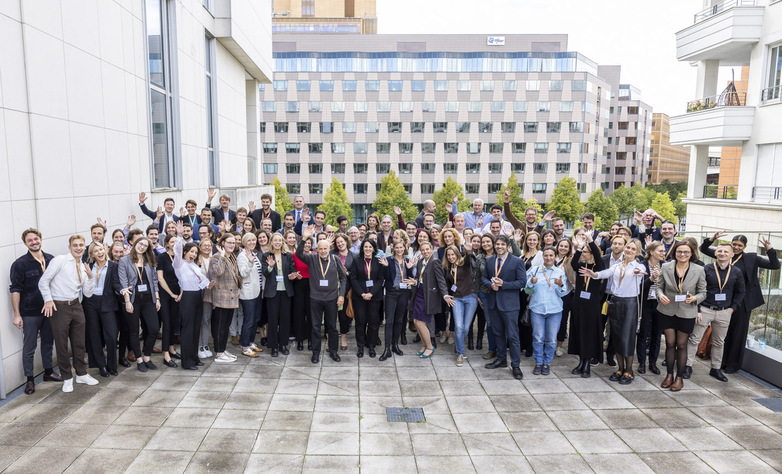 Gruppenbild von der EUKI-Jahreskonferenz 2022 in Berlin. © GIZ / Paul Hahn