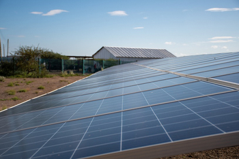 Photovoltaik-Module des Kalobeyei-Solarkraftwerks in Kenia.