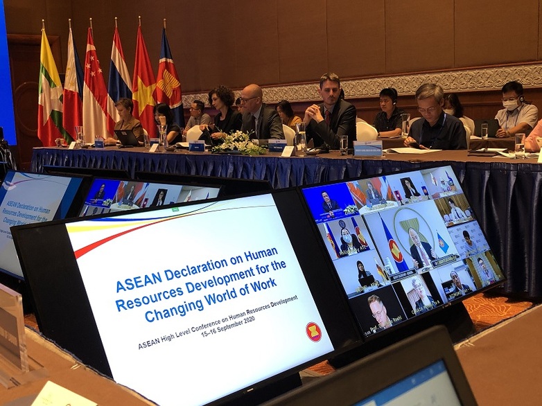 gizIMAGE_asean-declaration-on-human-resources-development-for-the-changing-world-of-work