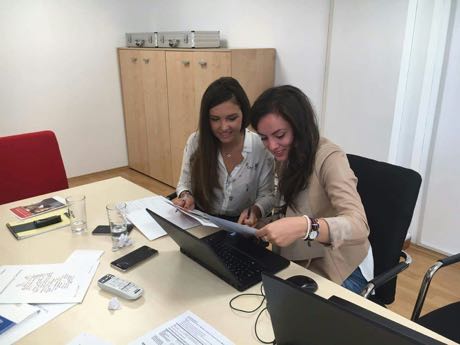 In Tirana teilen die Berater Räumlichkeiten und Erfahrungen mit den Kolleginnen vom albanischen Arbeitsamt.