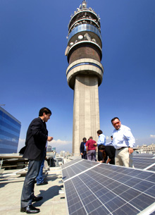 Chile. Ausbildung von Installateuren an einem Photovoltaik-Labor in Santiago de Chile (Foto Matthias Grandel) © GIZ
