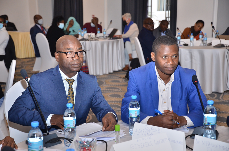 Teilnehmende einer regionalen Konferenz zur Verbesserung der Risikokommunikation in der Ostafrikanischen Union.