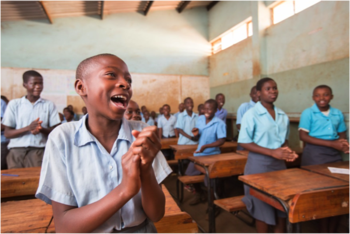 Malawi. Schulklasse mit Jungen und Mädchen. © GIZ