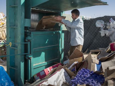 Jordanien: Gesammelter Müll wird sortiert und an Unternehmer weiterverkauft. 