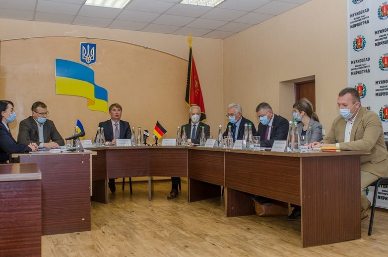 Ukrainische und deutsche Beteiligte tauschen sich aus.  Fotos: GIZ / Genadii Kravez
