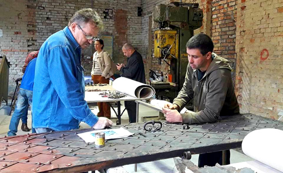 Ukraine. Restaurierungsarbeiten und Schulung in einer Werkstatt. © GIZ