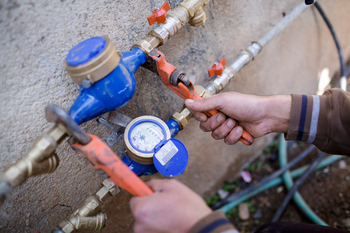 GIZ installed water meters in Anabta in order to make water supply more reliable and cost-efficient for the Palestinian people. © Thomas Imo / GIZ