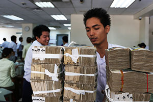 A bank counter in Myanmar_Photo by Veronica Wijaya-GIZ