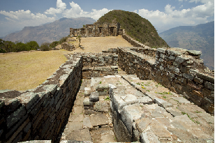 Perú. En el monumento arqueológico Choquequirao (Cusco) se perciben primeras evidencias de daños relacionados con el cambio climático. © GIZ