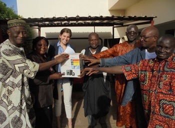 Mali. Handing over IT materials to project partners. © GIZ