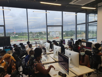 Students participating in the ODC’s coding school in Abidjan, Côte d’Ivoire (GIZ Germany, Toni Kaatz-Dubberke)