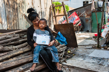IDPoor household interview in a slum area of Phnom Penh.
