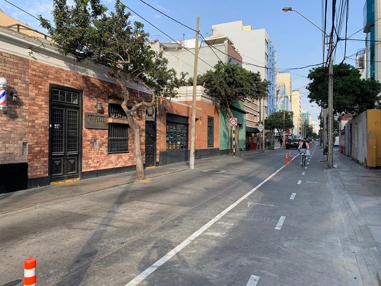 Pop-up bicycle lane. © GIZ / Paul Alonso